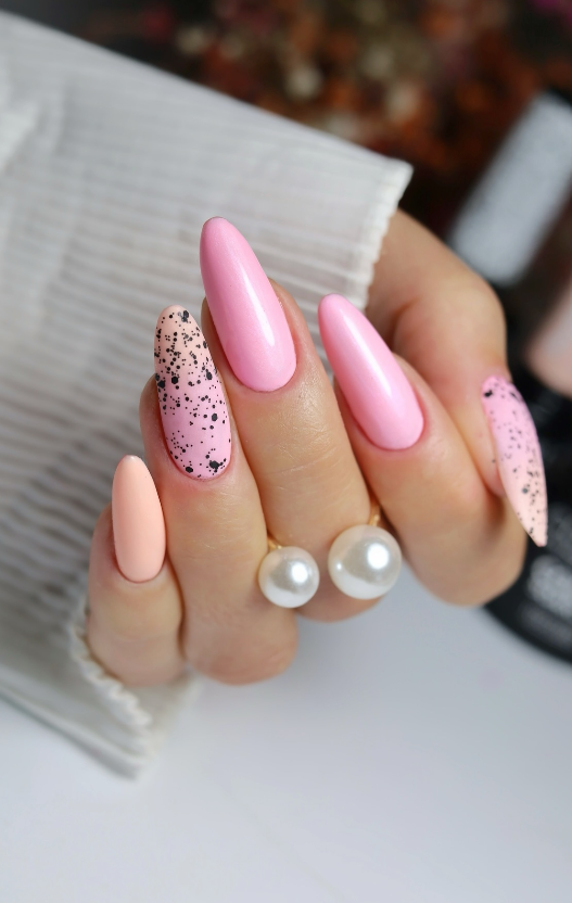 Pastel Eggshell Magic Nails